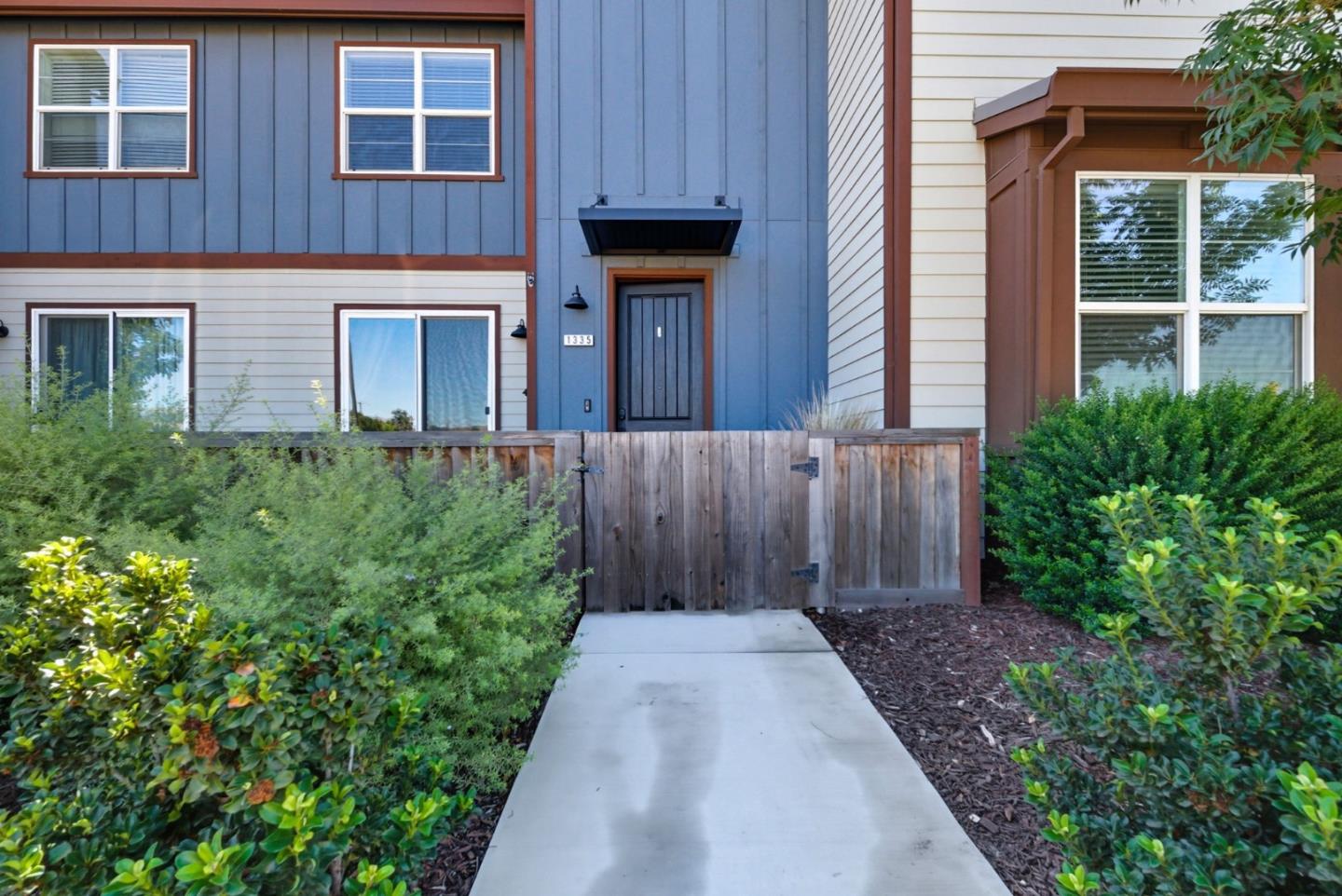 Detail Gallery Image 4 of 54 For 1335 Old Vine Ln, Morgan Hill,  CA 95037 - 3 Beds | 2/1 Baths