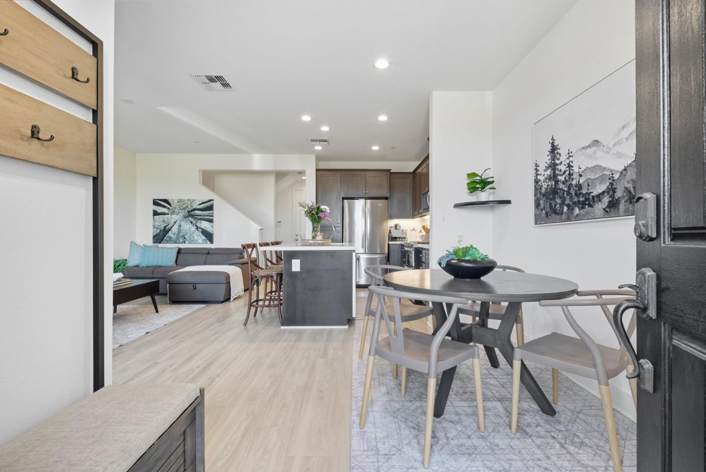 Detail Gallery Image 8 of 54 For 1335 Old Vine Ln, Morgan Hill,  CA 95037 - 3 Beds | 2/1 Baths