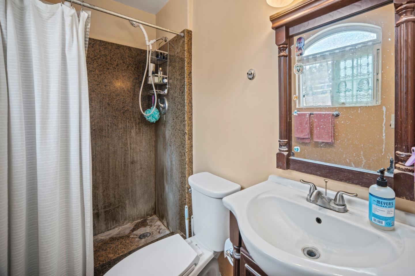 Detail Gallery Image 16 of 42 For 837 Lewis Rd, Royal Oaks,  CA 95076 - 6 Beds | 4 Baths