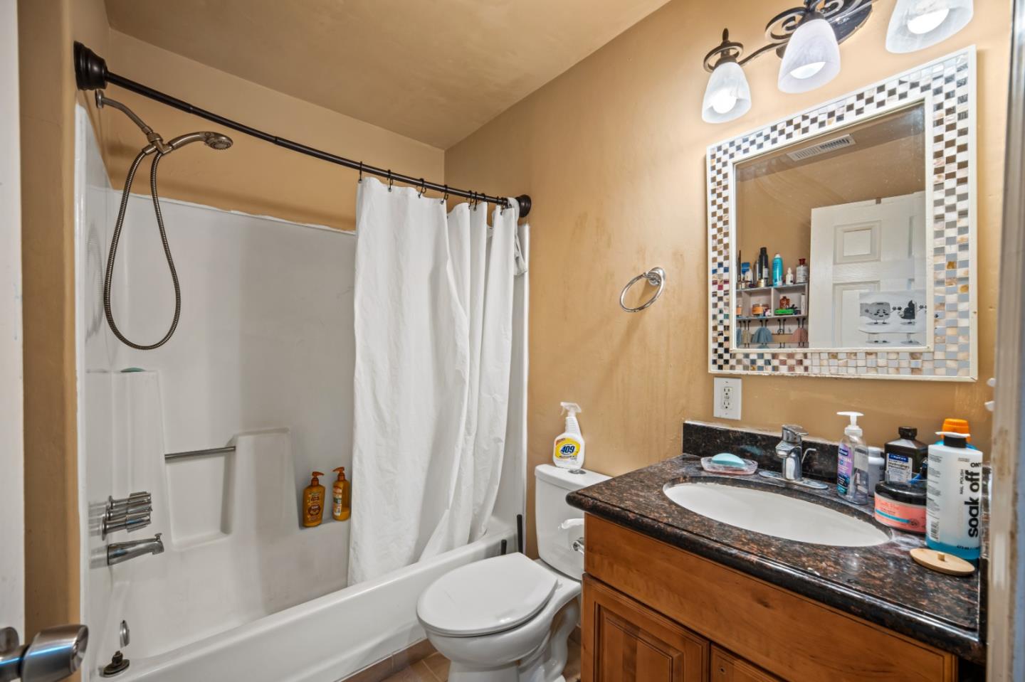 Detail Gallery Image 19 of 42 For 837 Lewis Rd, Royal Oaks,  CA 95076 - 6 Beds | 4 Baths