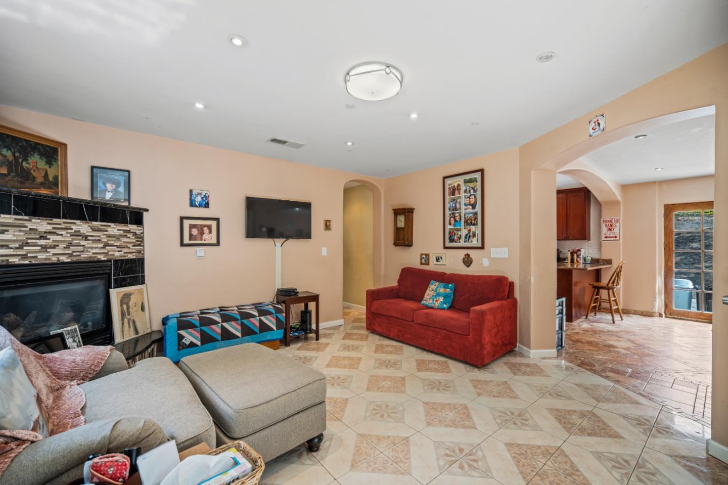 Detail Gallery Image 7 of 42 For 837 Lewis Rd, Royal Oaks,  CA 95076 - 6 Beds | 4 Baths