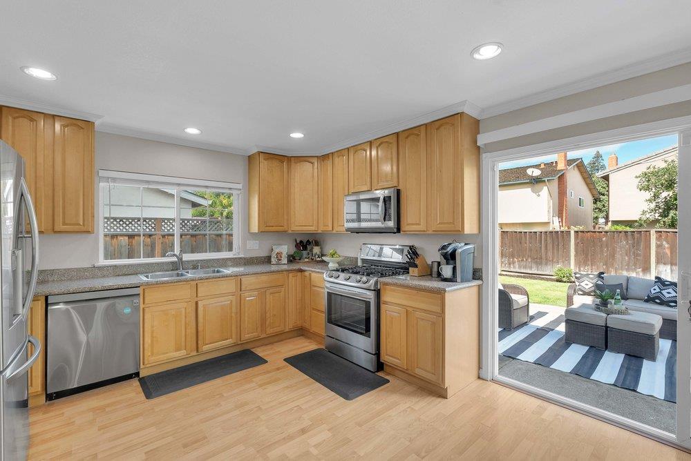 Detail Gallery Image 11 of 41 For 273 Jaggers Dr, San Jose,  CA 95119 - 4 Beds | 2 Baths