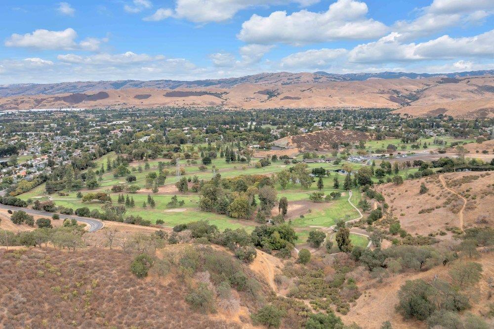 Detail Gallery Image 33 of 41 For 273 Jaggers Dr, San Jose,  CA 95119 - 4 Beds | 2 Baths