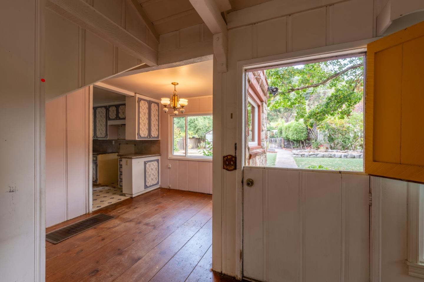 Detail Gallery Image 2 of 30 For 16 Paso Cresta, Carmel Valley,  CA 93924 - 3 Beds | 1/1 Baths