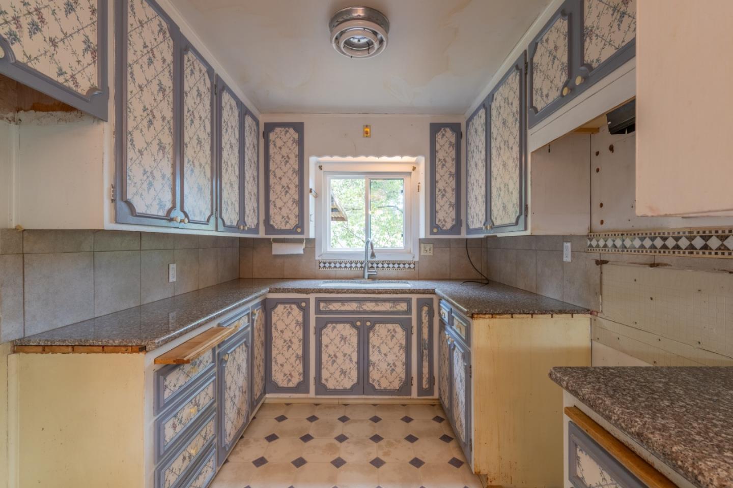 Detail Gallery Image 8 of 30 For 16 Paso Cresta, Carmel Valley,  CA 93924 - 3 Beds | 1/1 Baths