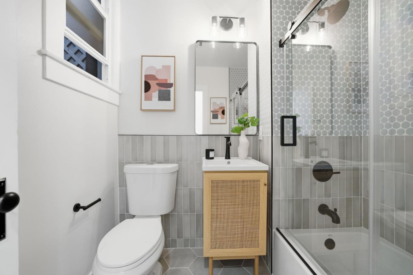 Detail Gallery Image 17 of 36 For 561 Winchester St, Daly City,  CA 94014 - 2 Beds | 1 Baths