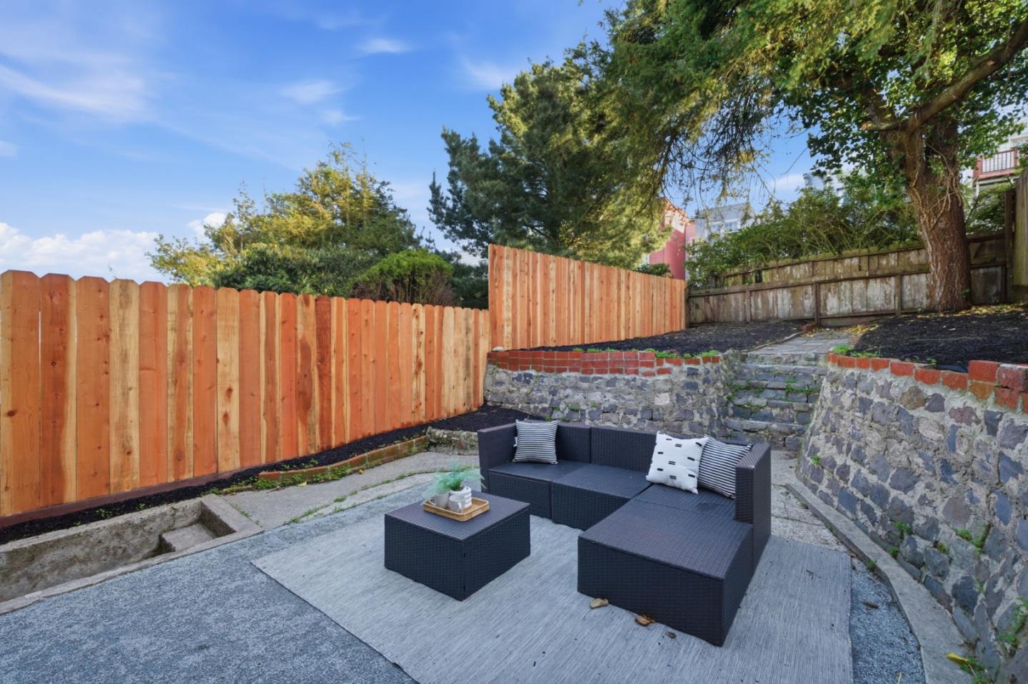 Detail Gallery Image 27 of 36 For 561 Winchester St, Daly City,  CA 94014 - 2 Beds | 1 Baths