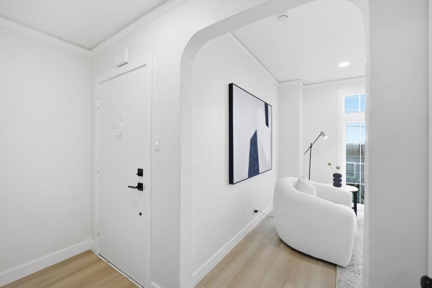 Detail Gallery Image 3 of 36 For 561 Winchester St, Daly City,  CA 94014 - 2 Beds | 1 Baths