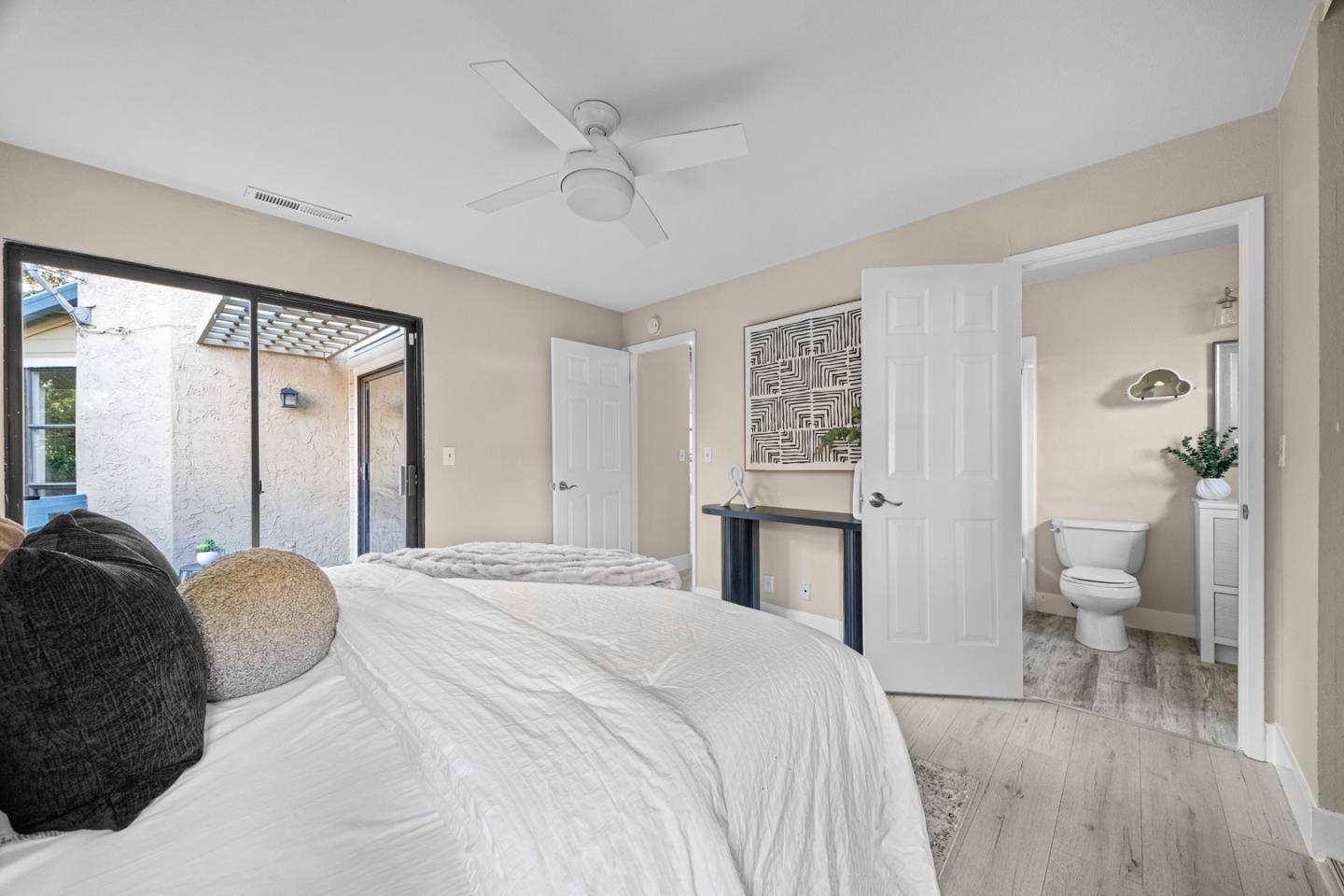 Detail Gallery Image 13 of 31 For 966 Silicon Dr, San Jose,  CA 95126 - 3 Beds | 2 Baths