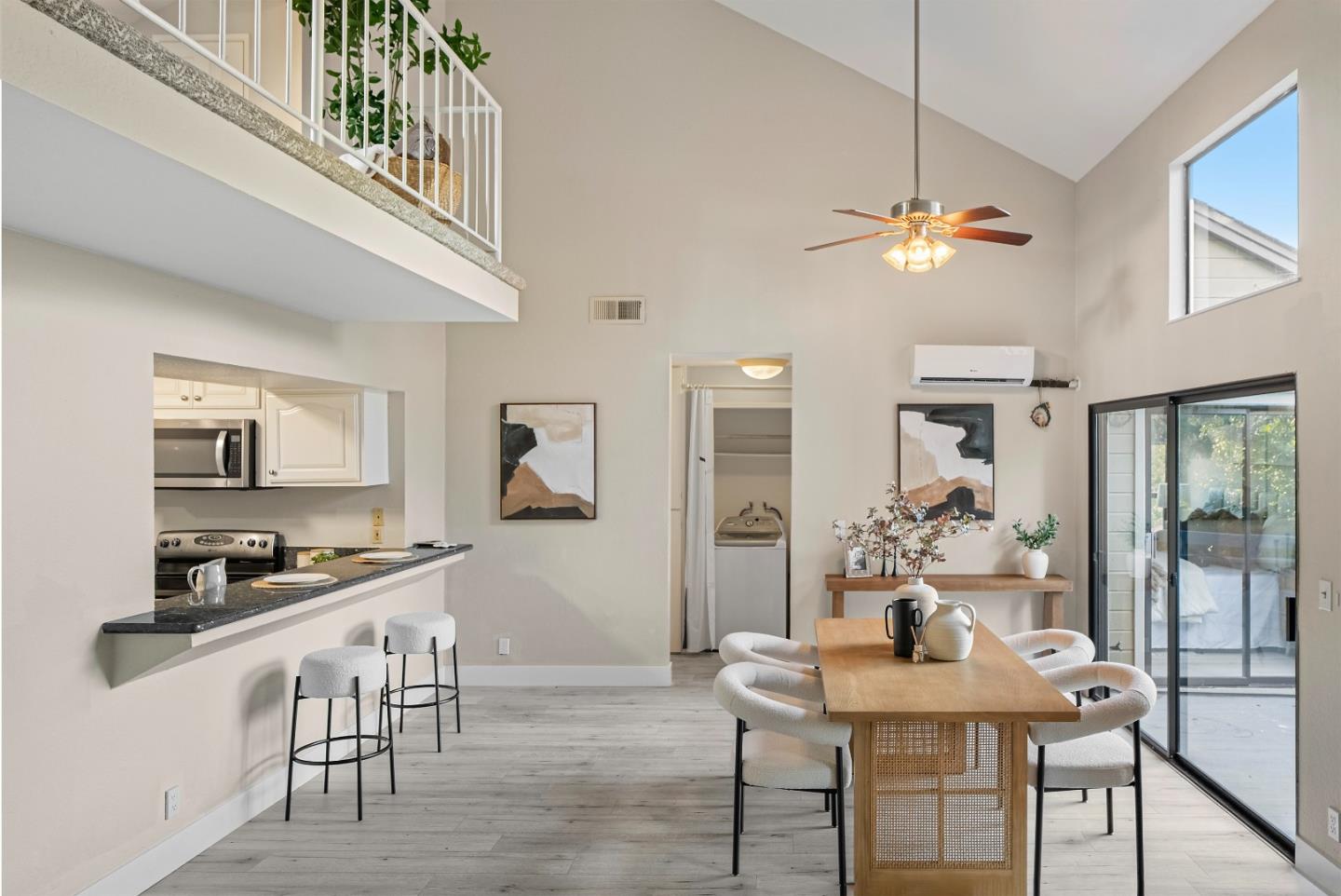 Detail Gallery Image 7 of 31 For 966 Silicon Dr, San Jose,  CA 95126 - 3 Beds | 2 Baths