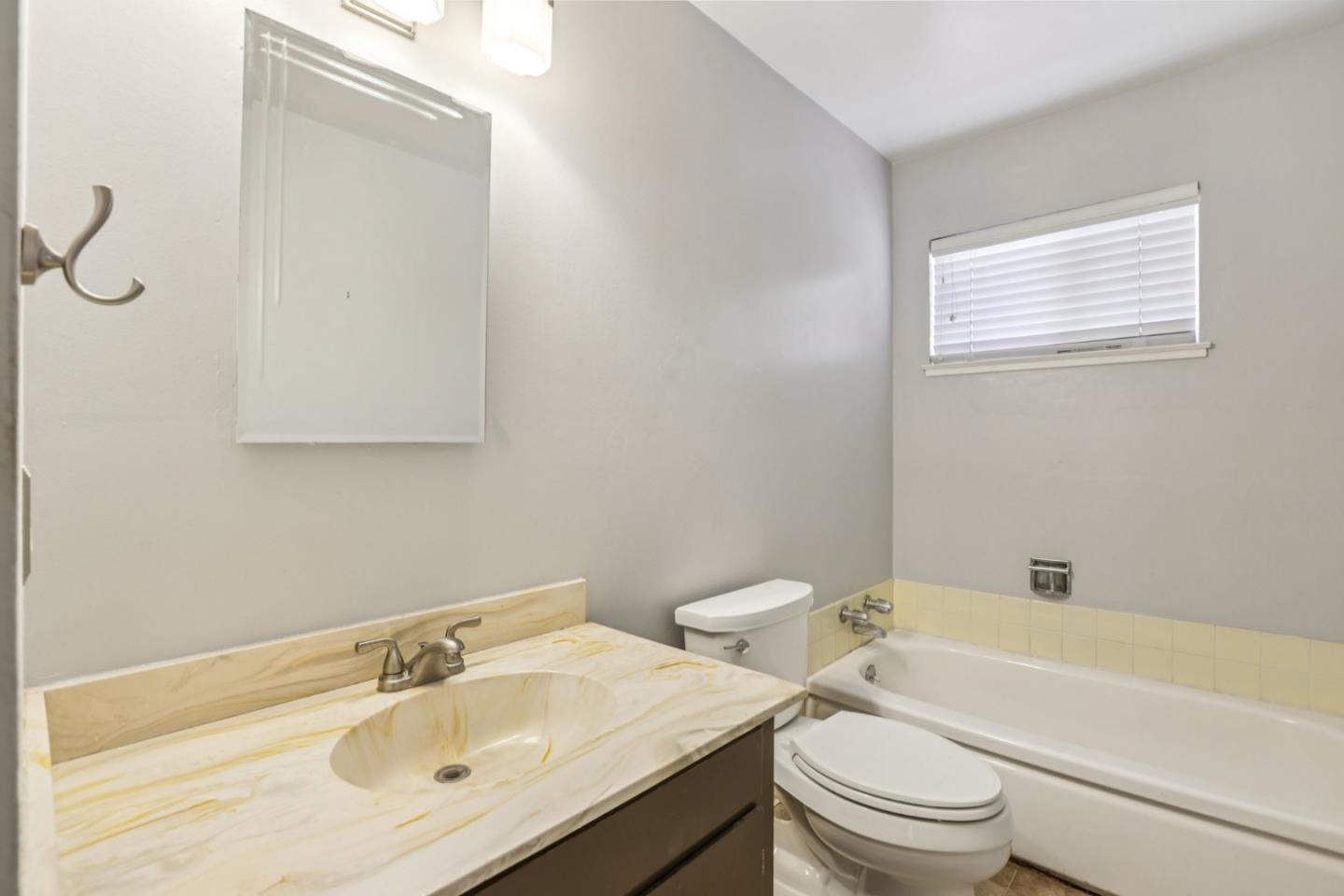 Detail Gallery Image 8 of 15 For 729 Calero Ave, San Jose,  CA 95123 - 3 Beds | 2 Baths