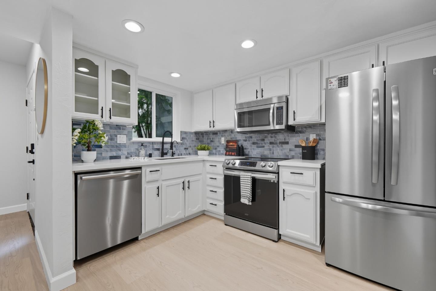 Detail Gallery Image 4 of 36 For 101 Redding Rd #A4,  Campbell,  CA 95008 - 2 Beds | 1/1 Baths