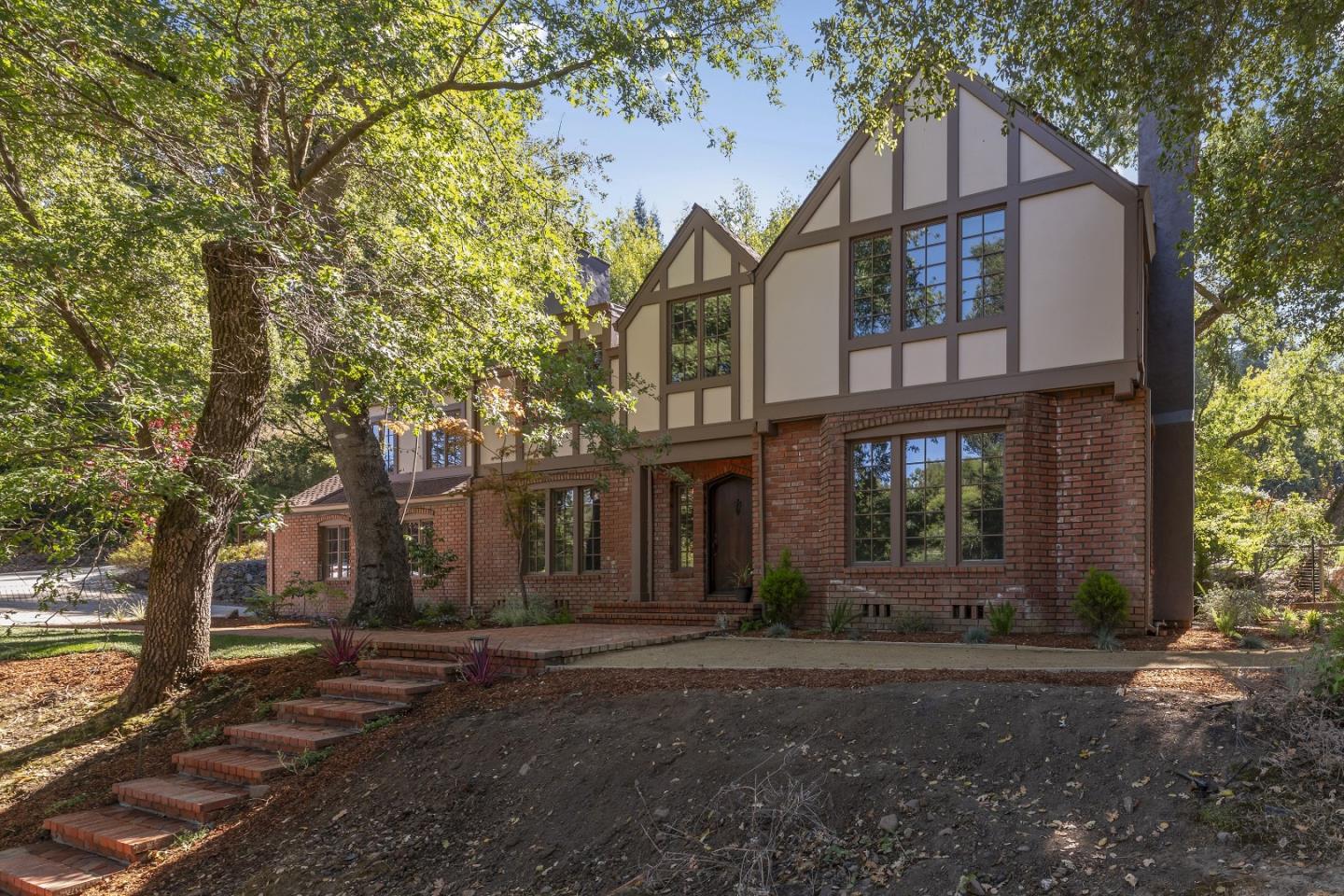 Detail Gallery Image 3 of 49 For 21700 via Regina, Saratoga,  CA 95070 - 4 Beds | 3/1 Baths