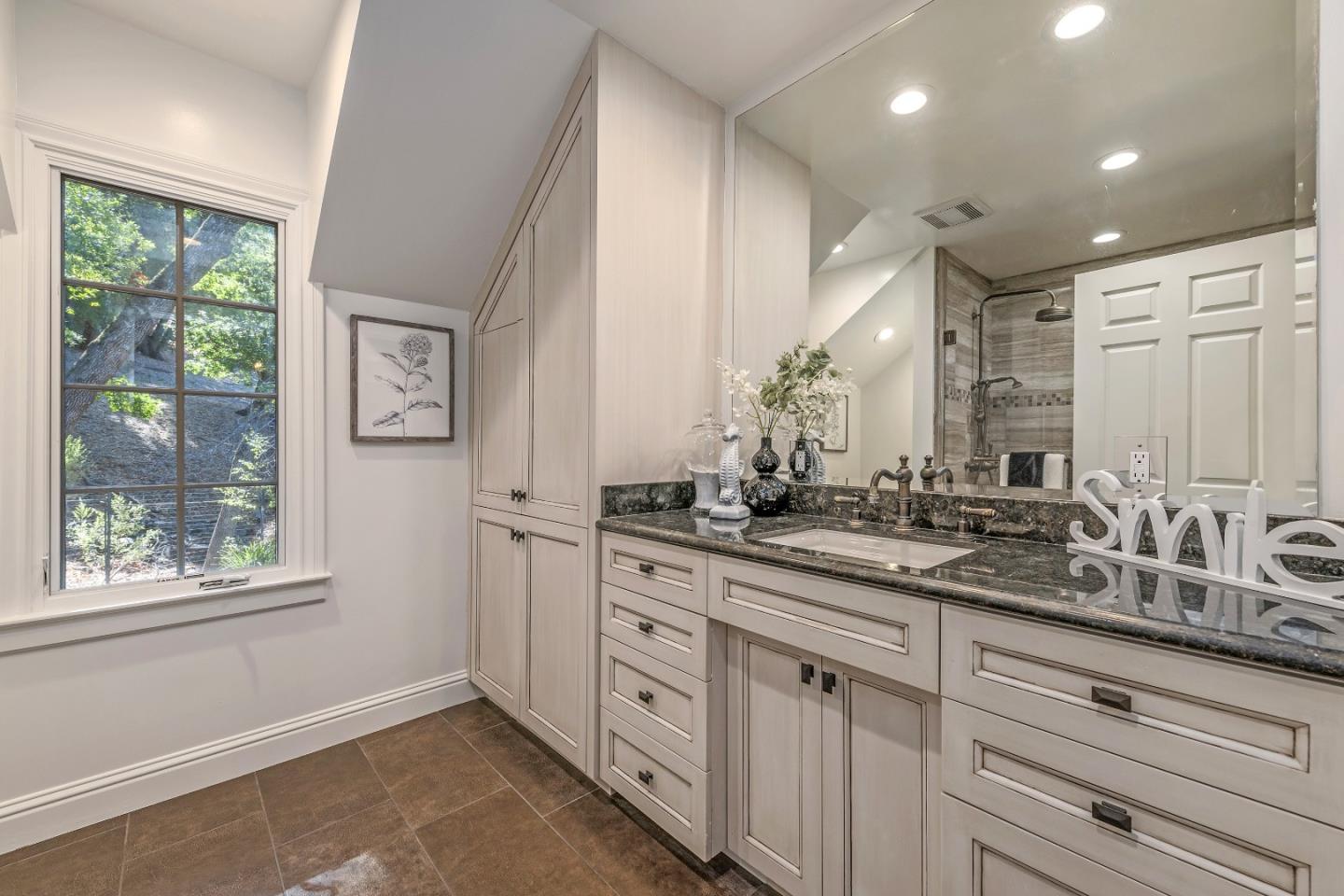 Detail Gallery Image 32 of 49 For 21700 via Regina, Saratoga,  CA 95070 - 4 Beds | 3/1 Baths