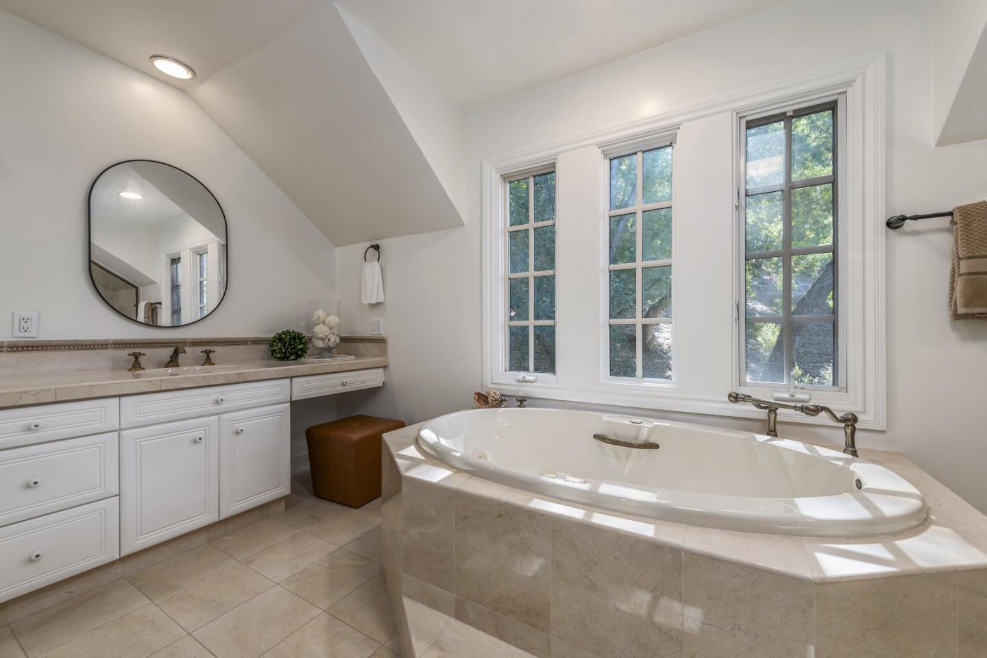 Detail Gallery Image 40 of 49 For 21700 via Regina, Saratoga,  CA 95070 - 4 Beds | 3/1 Baths