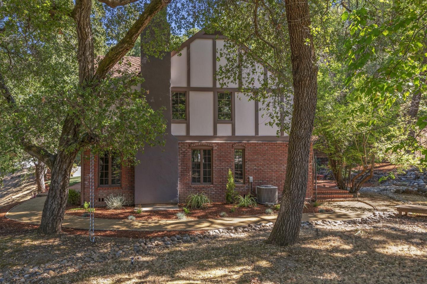 Detail Gallery Image 47 of 49 For 21700 via Regina, Saratoga,  CA 95070 - 4 Beds | 3/1 Baths