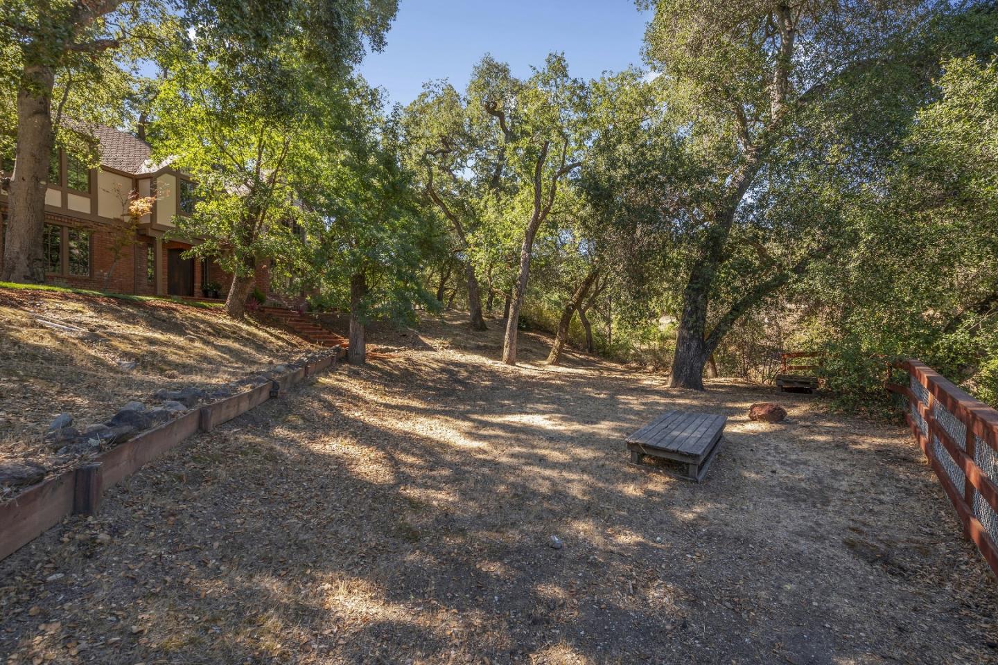 Detail Gallery Image 6 of 49 For 21700 via Regina, Saratoga,  CA 95070 - 4 Beds | 3/1 Baths