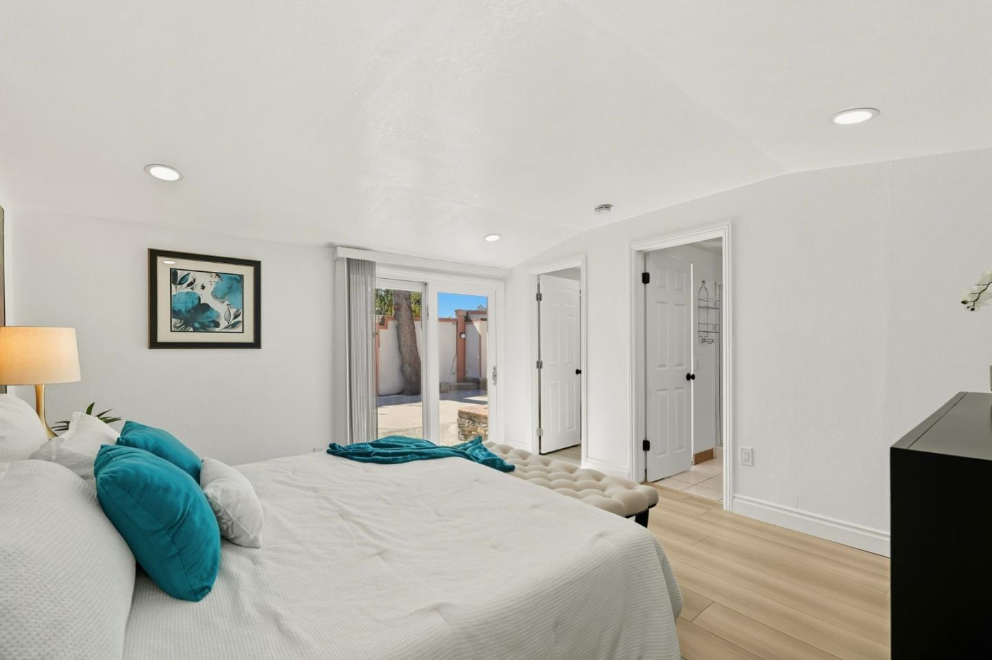 Detail Gallery Image 17 of 41 For 1199 Blazingwood Dr, Sunnyvale,  CA 94089 - 3 Beds | 2 Baths