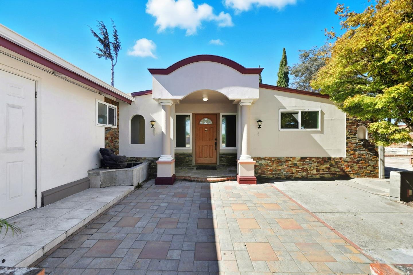 Detail Gallery Image 2 of 41 For 1199 Blazingwood Dr, Sunnyvale,  CA 94089 - 3 Beds | 2 Baths