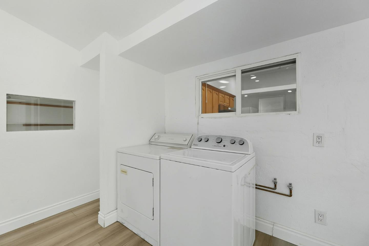 Detail Gallery Image 25 of 41 For 1199 Blazingwood Dr, Sunnyvale,  CA 94089 - 3 Beds | 2 Baths