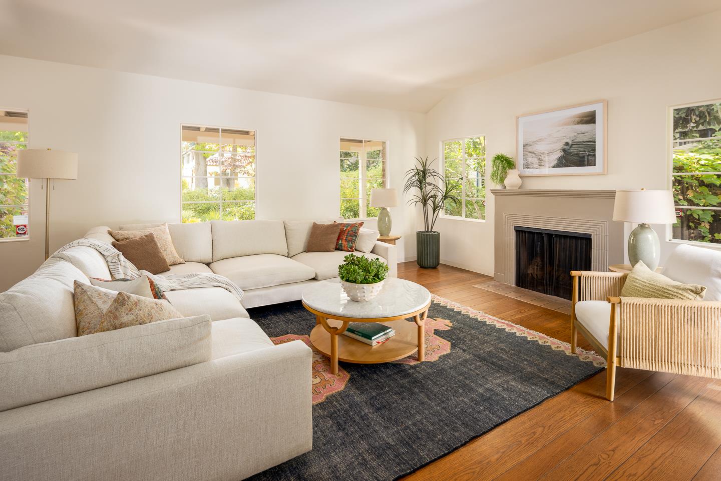 Detail Gallery Image 2 of 11 For 1301 Forest Ave, Palo Alto,  CA 94301 - 3 Beds | 2 Baths