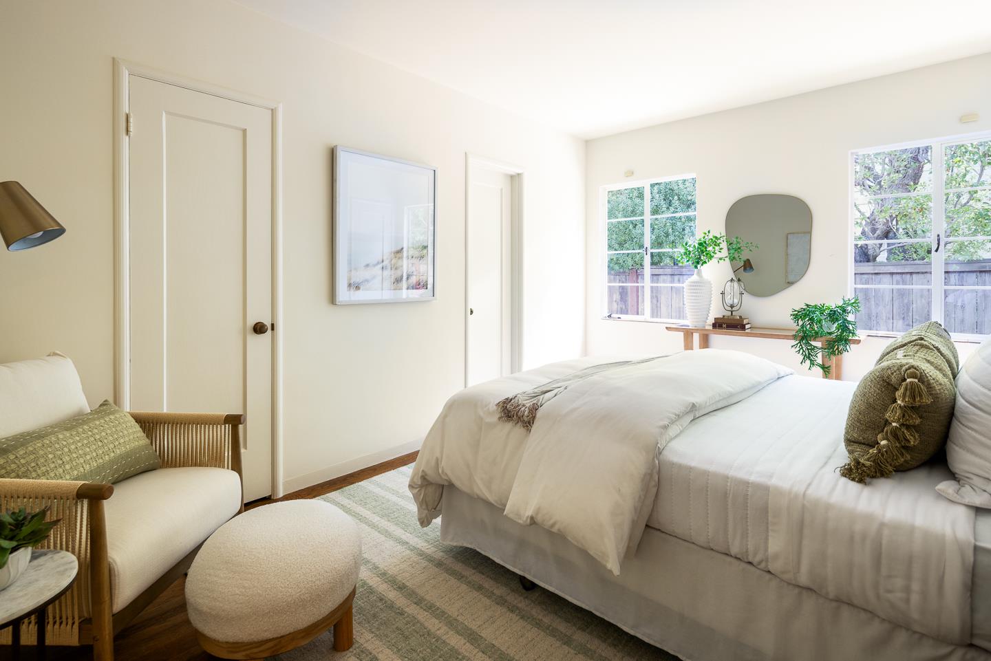 Detail Gallery Image 5 of 11 For 1301 Forest Ave, Palo Alto,  CA 94301 - 3 Beds | 2 Baths