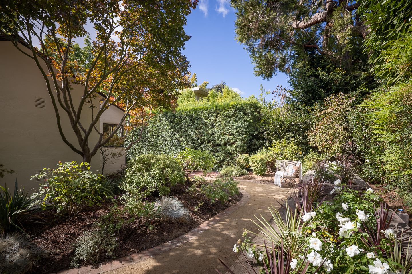 Detail Gallery Image 9 of 11 For 1301 Forest Ave, Palo Alto,  CA 94301 - 3 Beds | 2 Baths