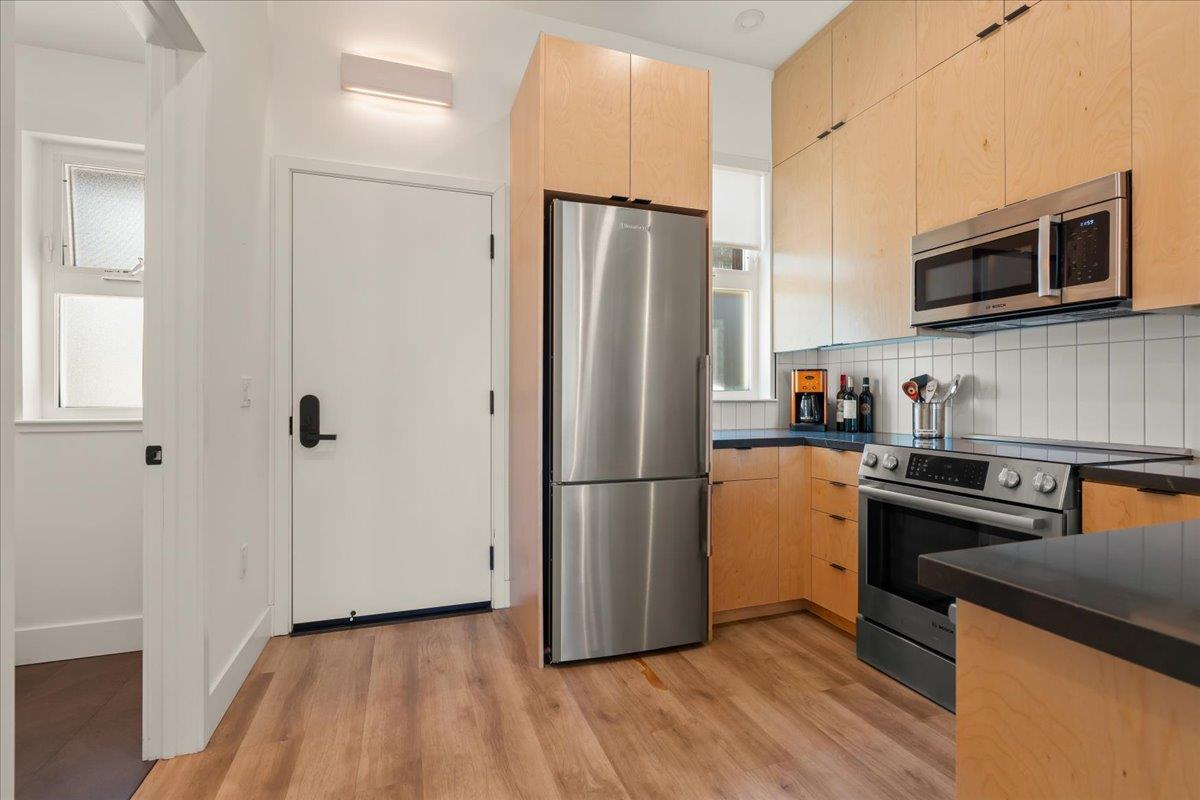 Detail Gallery Image 9 of 25 For 202 Panetta Ave #9,  Santa Cruz,  CA 95060 - 1 Beds | 2/1 Baths