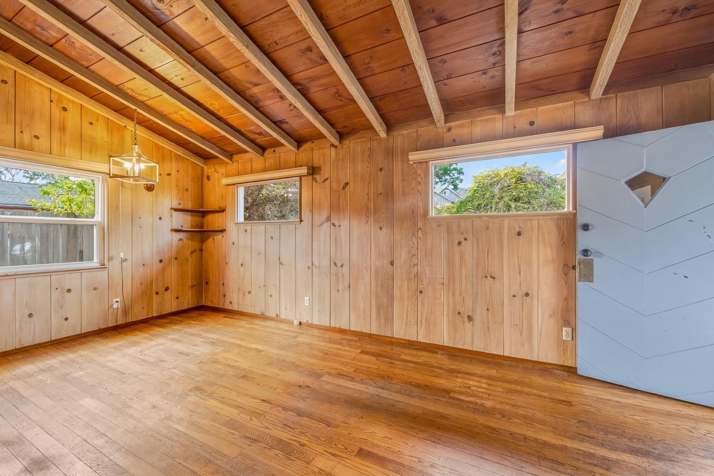 Detail Gallery Image 11 of 24 For 541 & 539 W Franklin St, Monterey,  CA 93940 - 3 Beds | 2/1 Baths