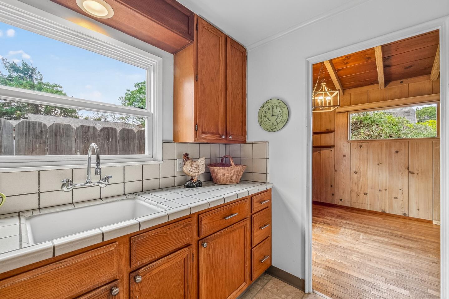 Detail Gallery Image 15 of 24 For 541 & 539 W Franklin St, Monterey,  CA 93940 - 3 Beds | 2/1 Baths