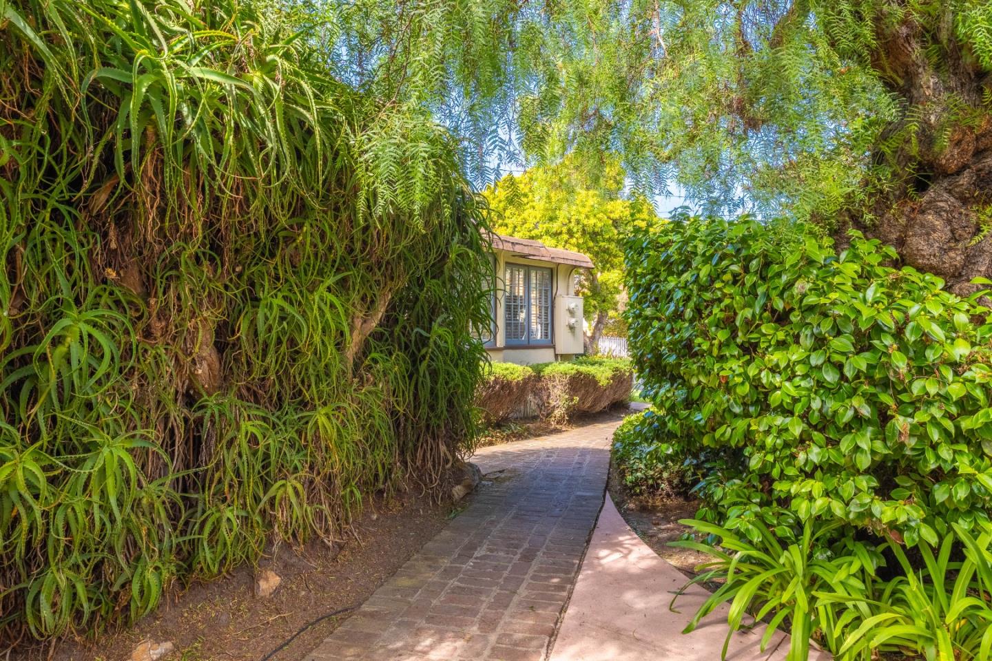 Detail Gallery Image 23 of 24 For 541 & 539 W Franklin St, Monterey,  CA 93940 - 3 Beds | 2/1 Baths