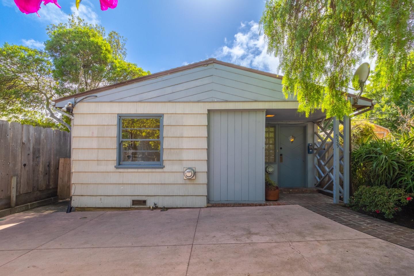 Detail Gallery Image 9 of 24 For 541 & 539 W Franklin St, Monterey,  CA 93940 - 3 Beds | 2/1 Baths