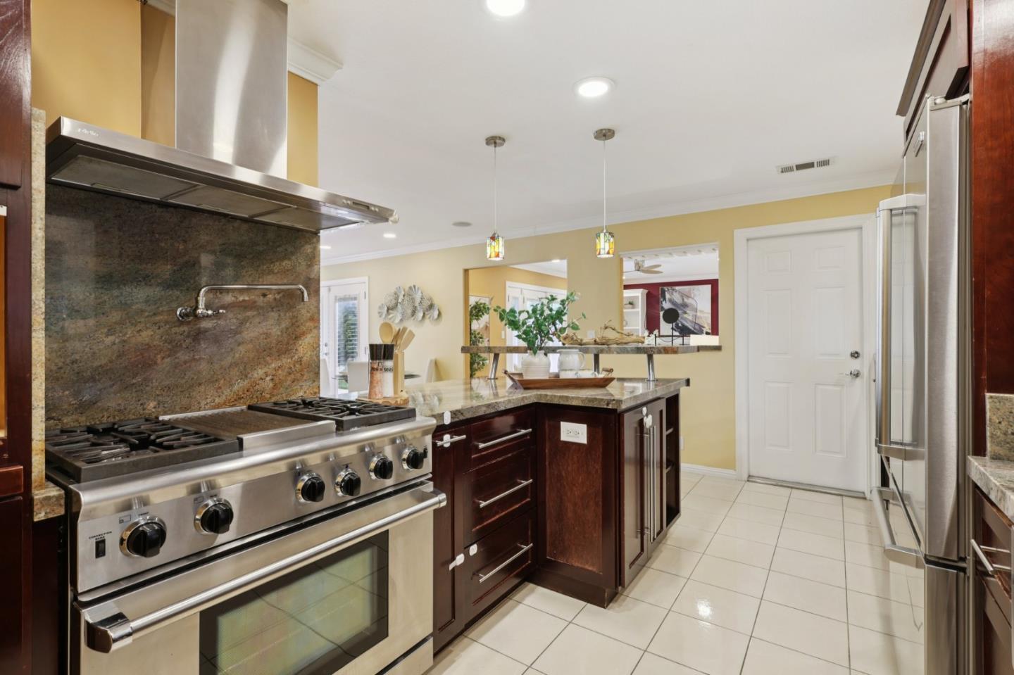 Detail Gallery Image 8 of 63 For 37987 Alta Dr, Fremont,  CA 94536 - 3 Beds | 2 Baths