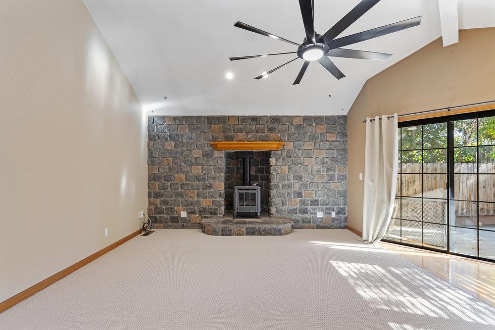 Detail Gallery Image 10 of 49 For 1511 Las Brisas Dr, Hollister,  CA 95023 - 3 Beds | 2/1 Baths