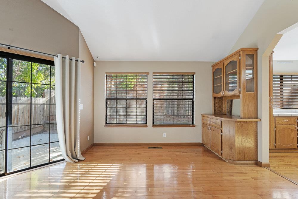 Detail Gallery Image 11 of 49 For 1511 Las Brisas Dr, Hollister,  CA 95023 - 3 Beds | 2/1 Baths