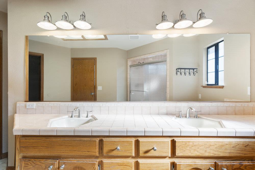 Detail Gallery Image 23 of 49 For 1511 Las Brisas Dr, Hollister,  CA 95023 - 3 Beds | 2/1 Baths