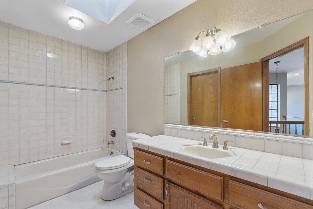 Detail Gallery Image 32 of 49 For 1511 Las Brisas Dr, Hollister,  CA 95023 - 3 Beds | 2/1 Baths
