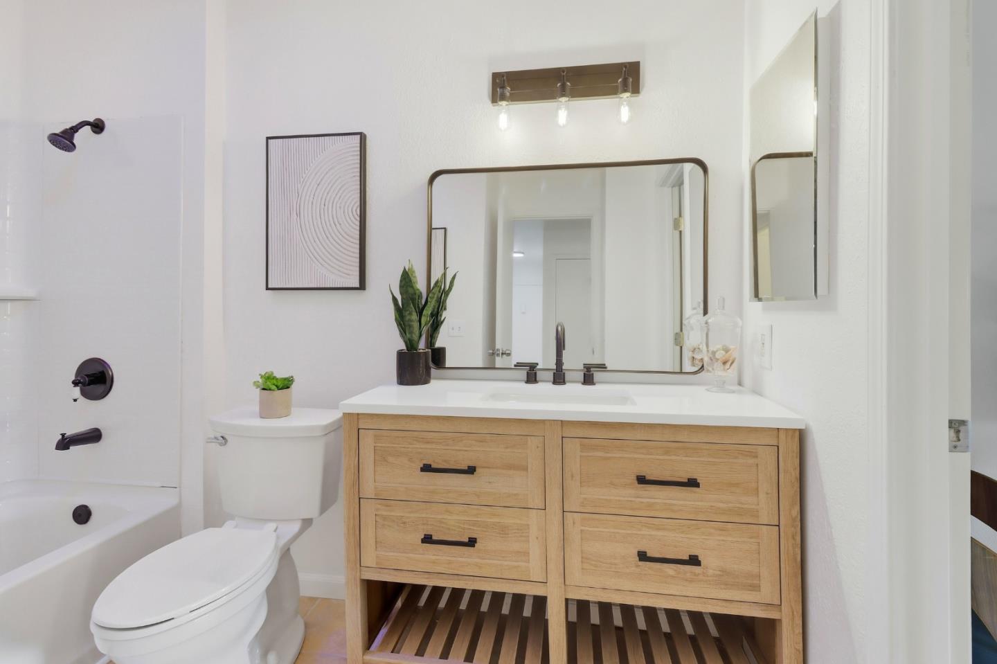 Detail Gallery Image 17 of 32 For 1103 Reed Ave a,  Sunnyvale,  CA 94086 - 3 Beds | 1/1 Baths