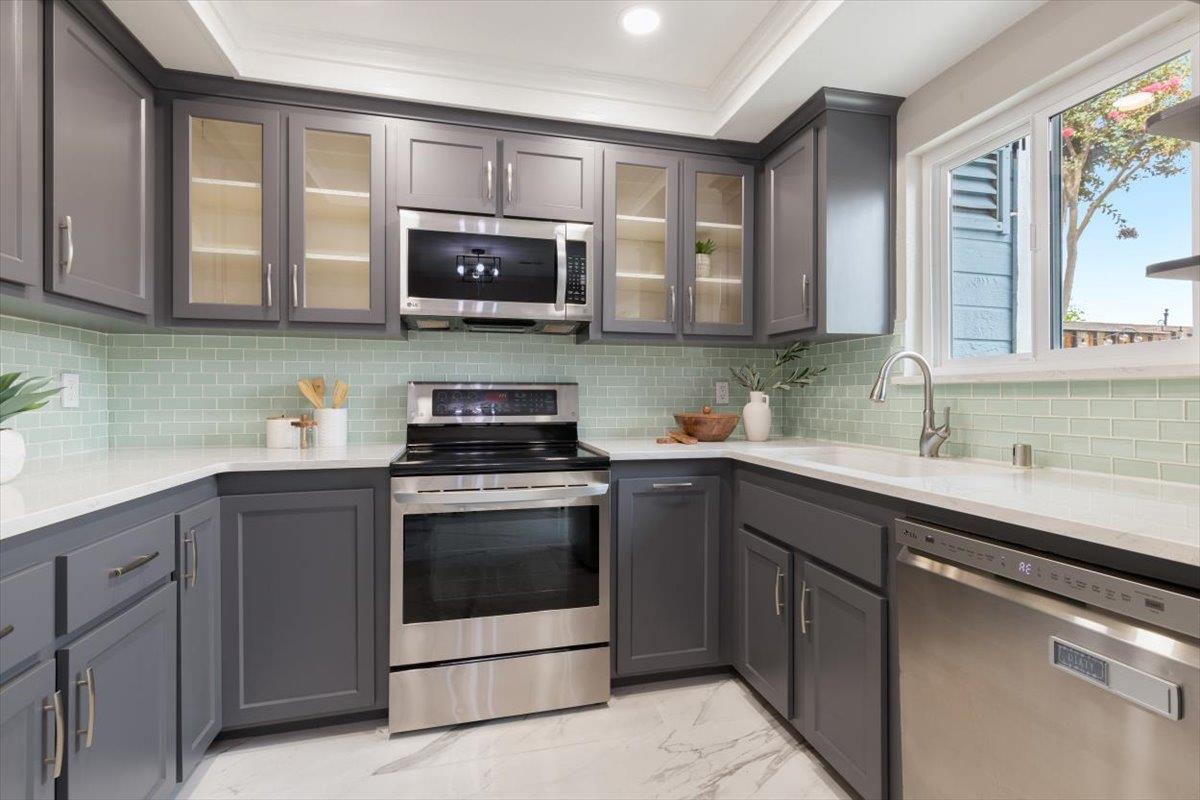 Detail Gallery Image 14 of 25 For 414 S Buena Vista Ave, San Jose,  CA 95126 - 2 Beds | 2/1 Baths