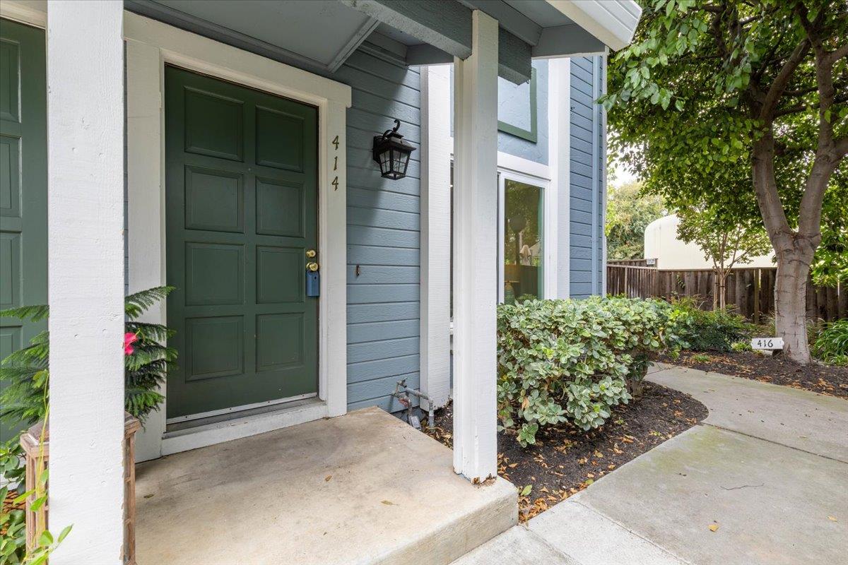 Detail Gallery Image 4 of 25 For 414 S Buena Vista Ave, San Jose,  CA 95126 - 2 Beds | 2/1 Baths