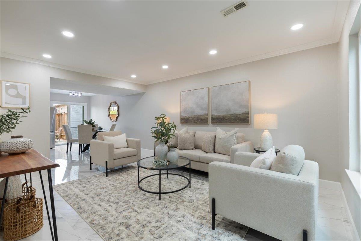 Detail Gallery Image 5 of 25 For 414 S Buena Vista Ave, San Jose,  CA 95126 - 2 Beds | 2/1 Baths