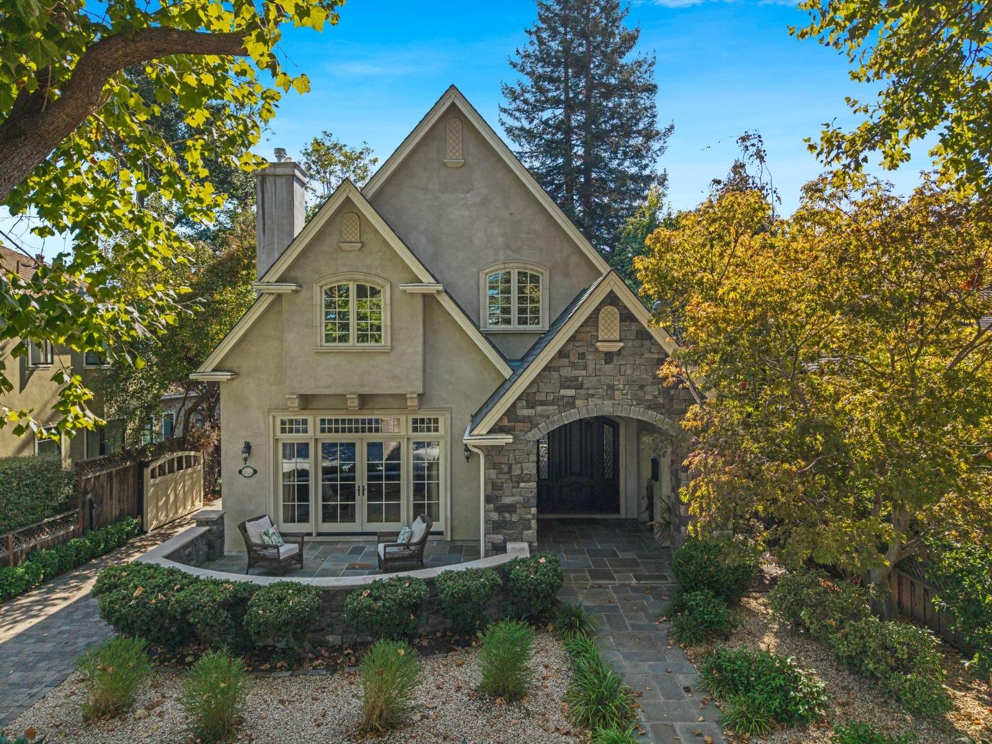 Detail Gallery Image 2 of 24 For 1826 Waverley St, Palo Alto,  CA 94301 - 4 Beds | 4 Baths