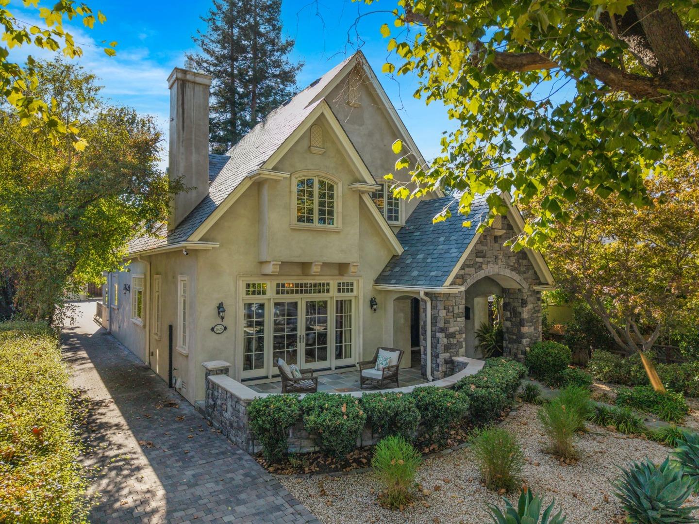 Detail Gallery Image 3 of 24 For 1826 Waverley St, Palo Alto,  CA 94301 - 4 Beds | 4 Baths