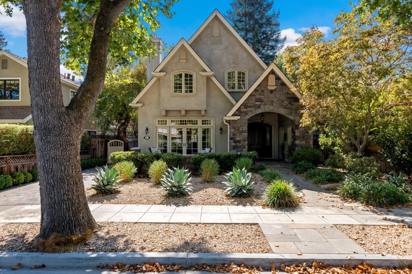 Detail Gallery Image 4 of 24 For 1826 Waverley St, Palo Alto,  CA 94301 - 4 Beds | 4 Baths