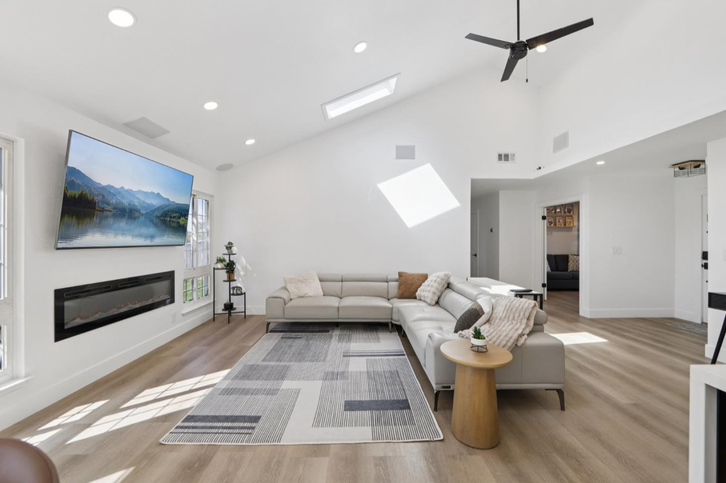 Detail Gallery Image 12 of 42 For 3440 Rubion Dr, San Jose,  CA 95148 - 4 Beds | 2 Baths