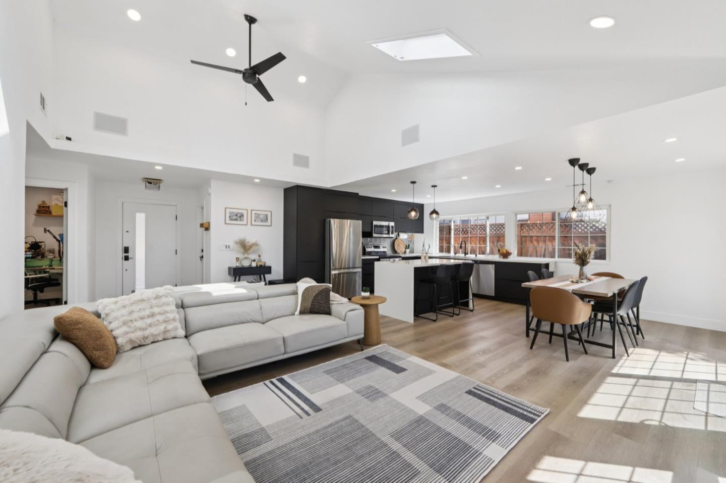 Detail Gallery Image 13 of 42 For 3440 Rubion Dr, San Jose,  CA 95148 - 4 Beds | 2 Baths