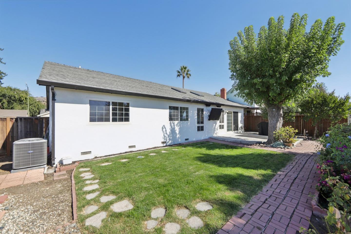 Detail Gallery Image 27 of 42 For 3440 Rubion Dr, San Jose,  CA 95148 - 4 Beds | 2 Baths