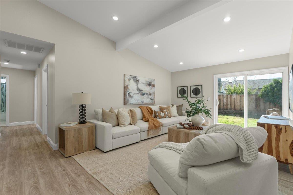 Detail Gallery Image 10 of 34 For 6575 Kaneko Dr, San Jose,  CA 95119 - 4 Beds | 2 Baths