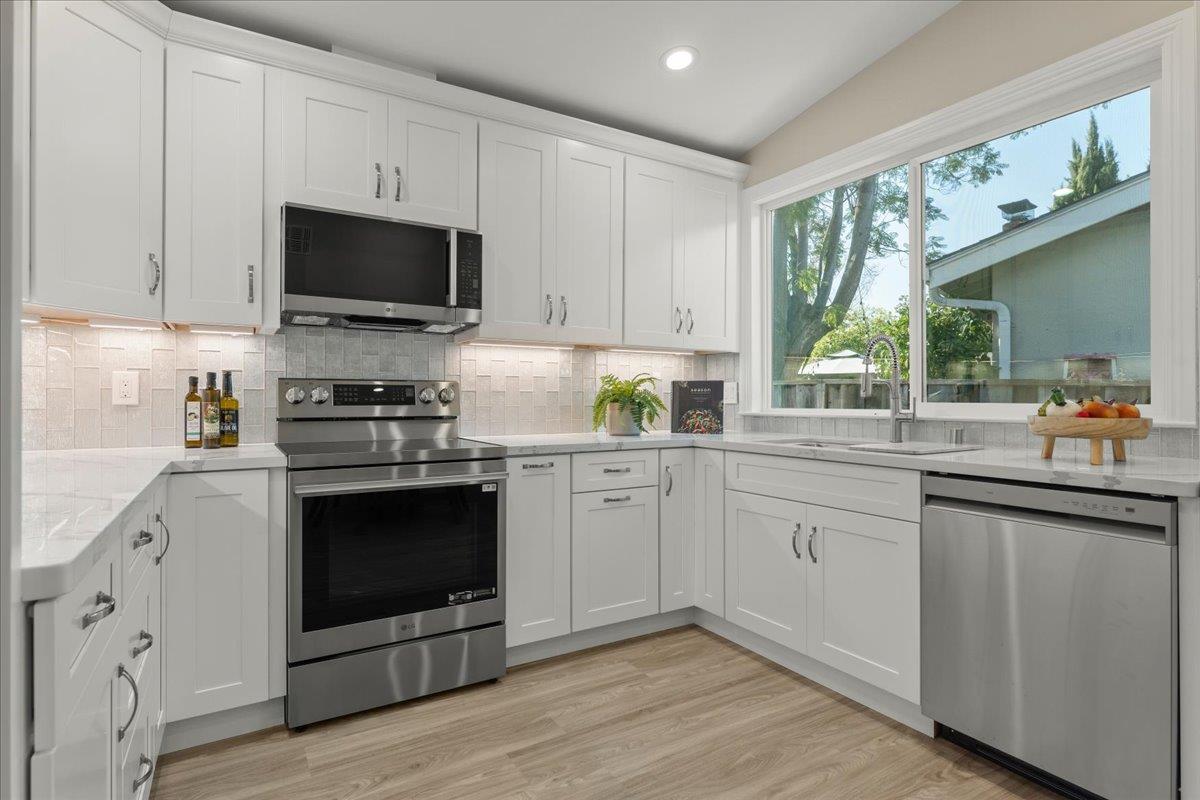 Detail Gallery Image 24 of 34 For 6575 Kaneko Dr, San Jose,  CA 95119 - 4 Beds | 2 Baths