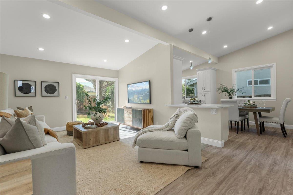 Detail Gallery Image 4 of 34 For 6575 Kaneko Dr, San Jose,  CA 95119 - 4 Beds | 2 Baths